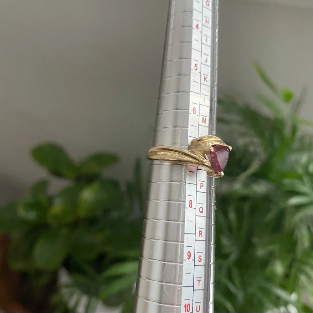Vintage 14K Gold Rare Red Amethyst Ring - 4.54g - Picture 15 of 16